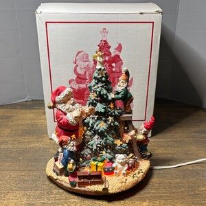 Vintage Illuminated/Musical Santa’s Tree